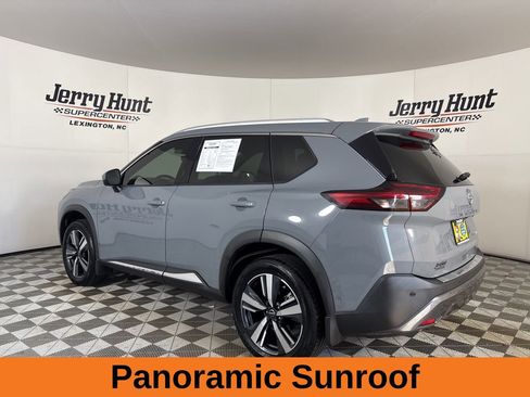 Used 2023 Nissan Rogue SL w/ SL Premium Package image 7