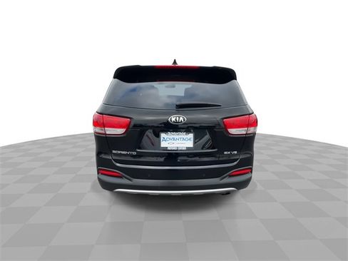 Used 2017 Kia Sorento EX image 7