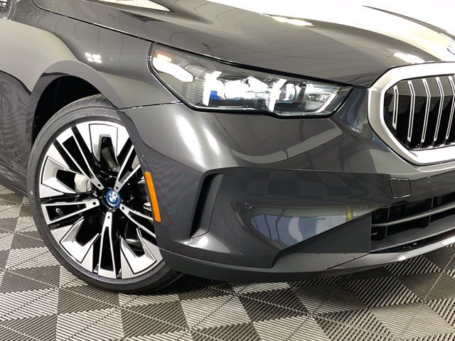Used 2025 BMW i5 xDrive40 w/ Premium Package AWD/4WD image 58