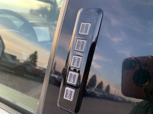 Used 2022 Ford F350 King Ranch w/ Chrome Package image 17