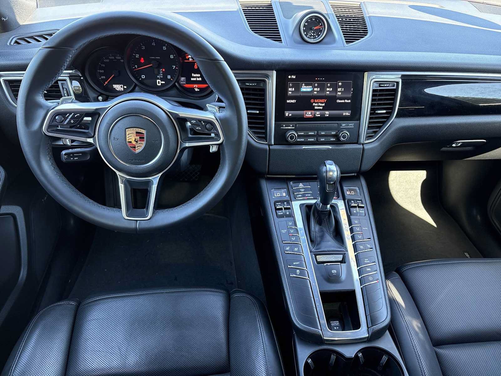 Used 2018 Porsche Macan AWD/4WD image 2