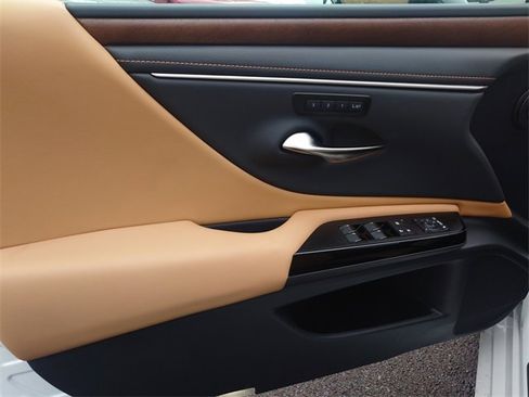 New 2025 Lexus ES 350 w/ Premium Package image 16