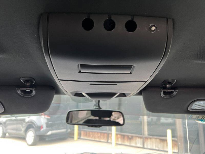 Used 2017 Dodge Grand Caravan SE FWD image 24
