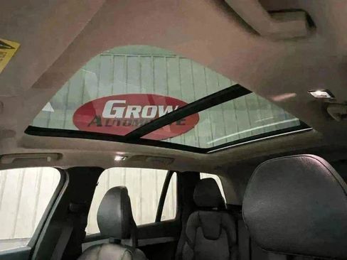 Used 2017 Volvo XC90 T5 Momentum w/ Vision Package image 33