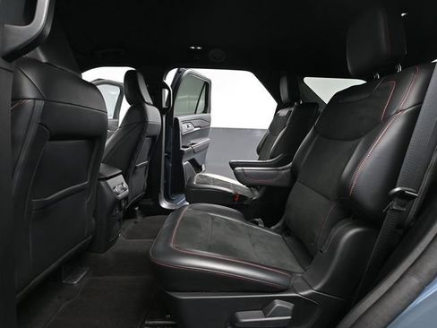 Used 2025 Ford Explorer ST AWD/4WD image 39