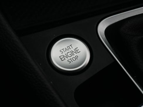 Used 2025 Volkswagen Jetta GLI Autobahn FWD image 27