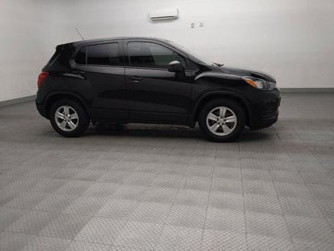 Used 2020 Chevrolet Trax LS w/ Tint and Cruise Package FWD image 11