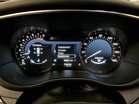 Used 2018 Lincoln MKC Premiere image 19