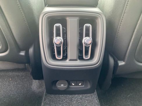 New 2024 Volvo XC40 Recharge Ultimate w/ Protection Package Premier AWD/4WD image 31