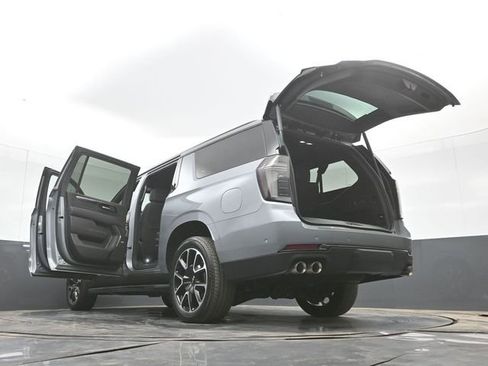 Used 2025 Chevrolet Suburban RST w/ Comfort Package AWD/4WD image 58