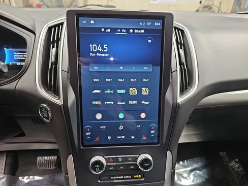 Used 2024 Ford Edge SEL image 19