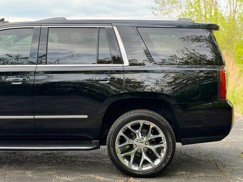Used 2017 GMC Yukon Denali w/ Open Road Package AWD/4WD image 9