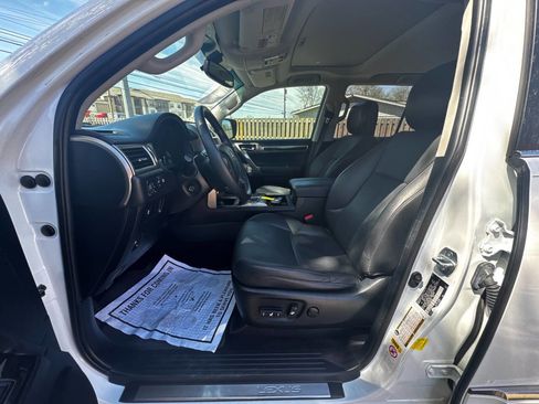 Used 2014 Lexus GX 460 image 23