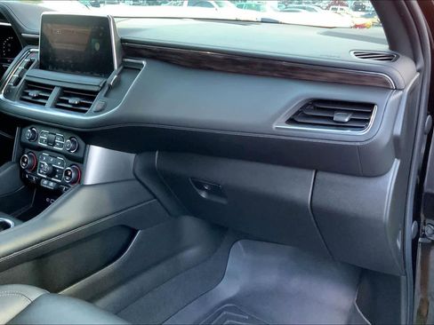 Used 2022 Chevrolet Tahoe LT w/ Luxury Package image 18