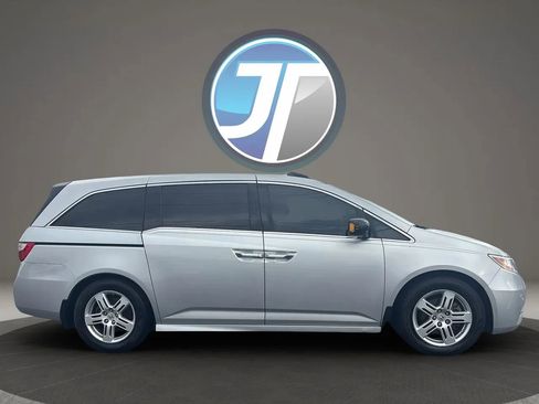 Used 2013 Honda Odyssey Touring Elite image 11