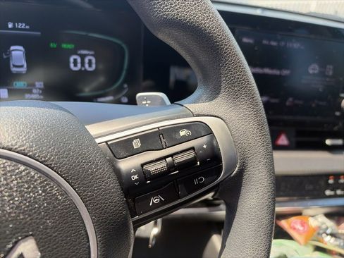 Used 2024 Kia Sportage LX image 14