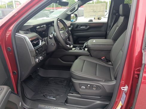 New 2026 GMC Yukon XL Denali AWD/4WD image 7