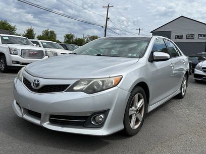 Used 2014 Toyota Camry SE w/ Moonroof Package