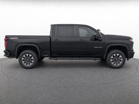Used 2022 Chevrolet Silverado 2500 Custom w/ Custom Convenience Package AWD/4WD image 4