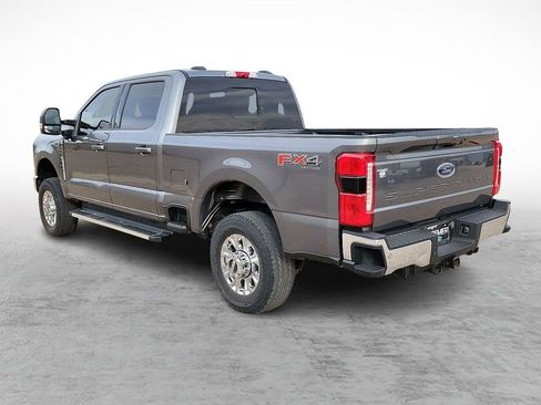Used 2023 Ford F250 Lariat w/ FX4 Off-Road Package AWD/4WD image 7