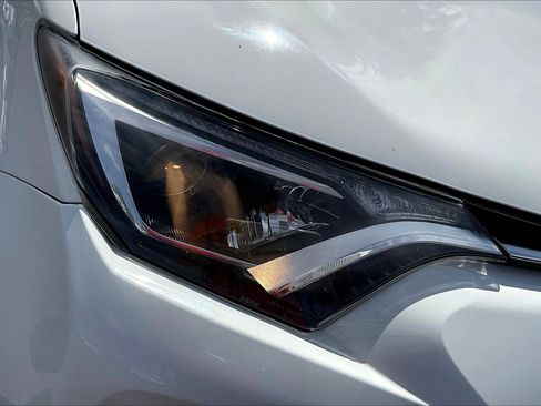 Used 2017 Toyota RAV4 XLE image 27