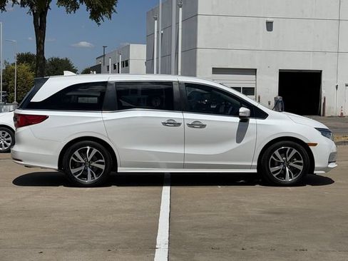 Used 2022 Honda Odyssey Touring image 3