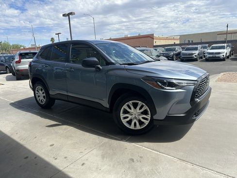 Used 2023 Toyota Corolla Cross L image 5