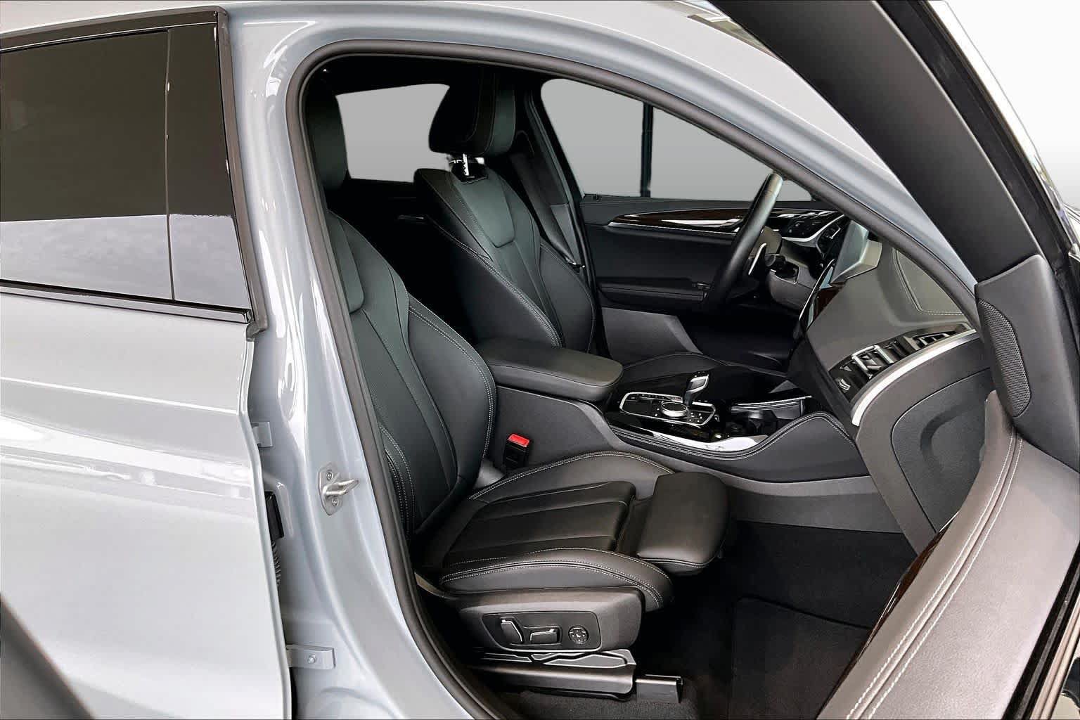 Used 2025 BMW X4 M40i w/ Premium Package AWD/4WD image 8