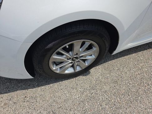 Used 2016 Kia Optima LX FWD image 9