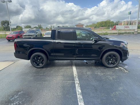 New 2026 Honda Ridgeline Black Edition image 4