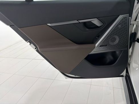 Used 2025 BMW i5 xDrive40 w/ Premium Package image 15