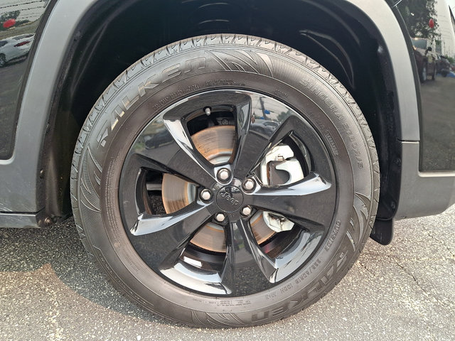 Used 2021 Jeep Cherokee Latitude Plus AWD/4WD image 8