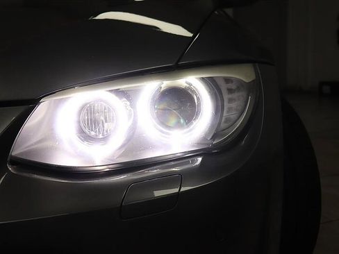 Used 2012 BMW 335i Convertible RWD image 38