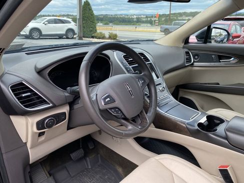 Used 2016 Lincoln MKX Reserve w/ Climate Package AWD/4WD image 11
