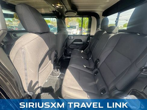 Used 2020 Jeep Gladiator Overland AWD/4WD image 27