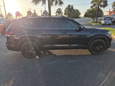 Used 2024 Volkswagen Atlas SE FWD image 6