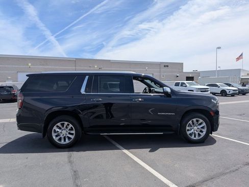 Used 2023 Chevrolet Suburban Premier AWD/4WD image 4