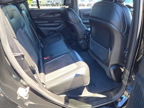 Certified 2024 Jeep Grand Cherokee Altitude RWD image 12