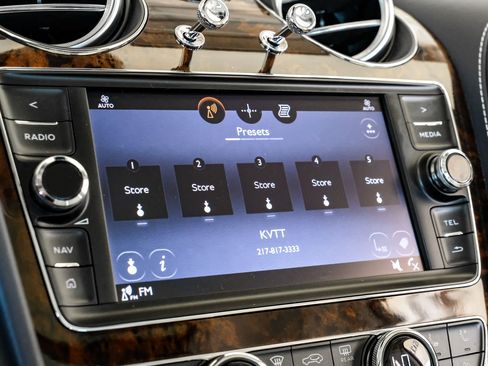 Used 2019 Bentley Bentayga AWD/4WD image 36