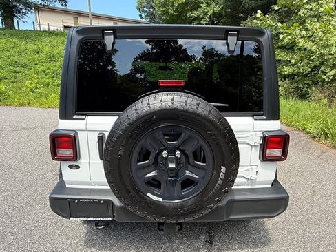 Used 2026 Jeep Wrangler Sport AWD/4WD image 7