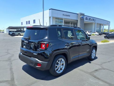 Used 2019 Jeep Renegade Latitude FWD image 10