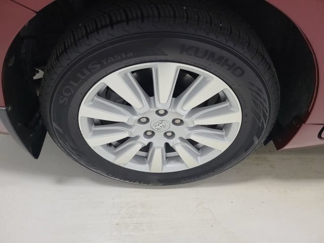 Certified 2017 Toyota Sienna XLE w/ XLE Navigation Package AWD/4WD image 39
