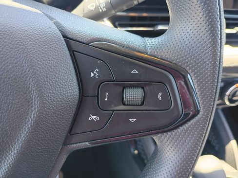 Used 2025 Chevrolet TrailBlazer LT AWD/4WD image 17