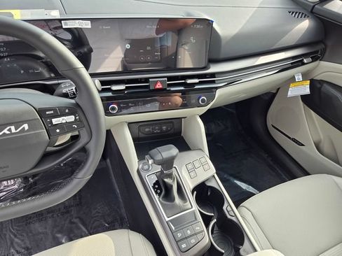 New 2026 Kia Sportage SX FWD image 11