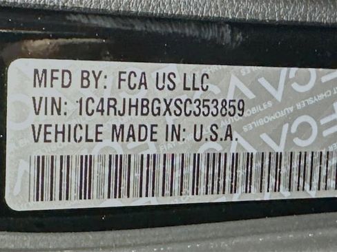 New 2025 Jeep Grand Cherokee Limited w/ Luxury Tech Group II image 17