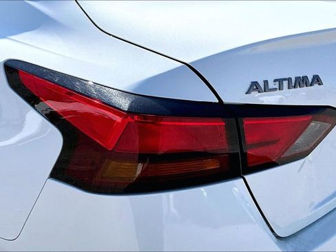 Used 2024 Nissan Altima 2.5 SR w/ SR Premium Package image 41
