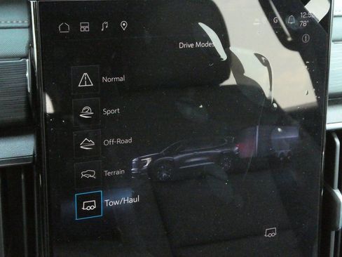 New 2025 GMC Acadia AT4 w/ Luxury Package image 40