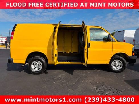 Used 2023 Chevrolet Express 2500 RWD image 4