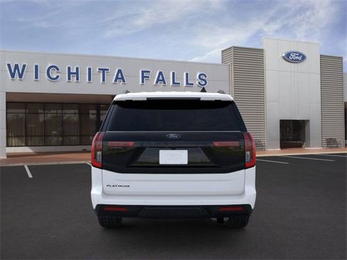 New 2026 Ford Expedition Platinum image 5