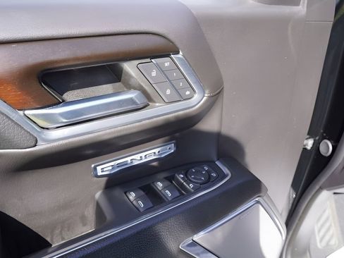 Used 2024 GMC Sierra 1500 Denali w/ Technology Package image 18